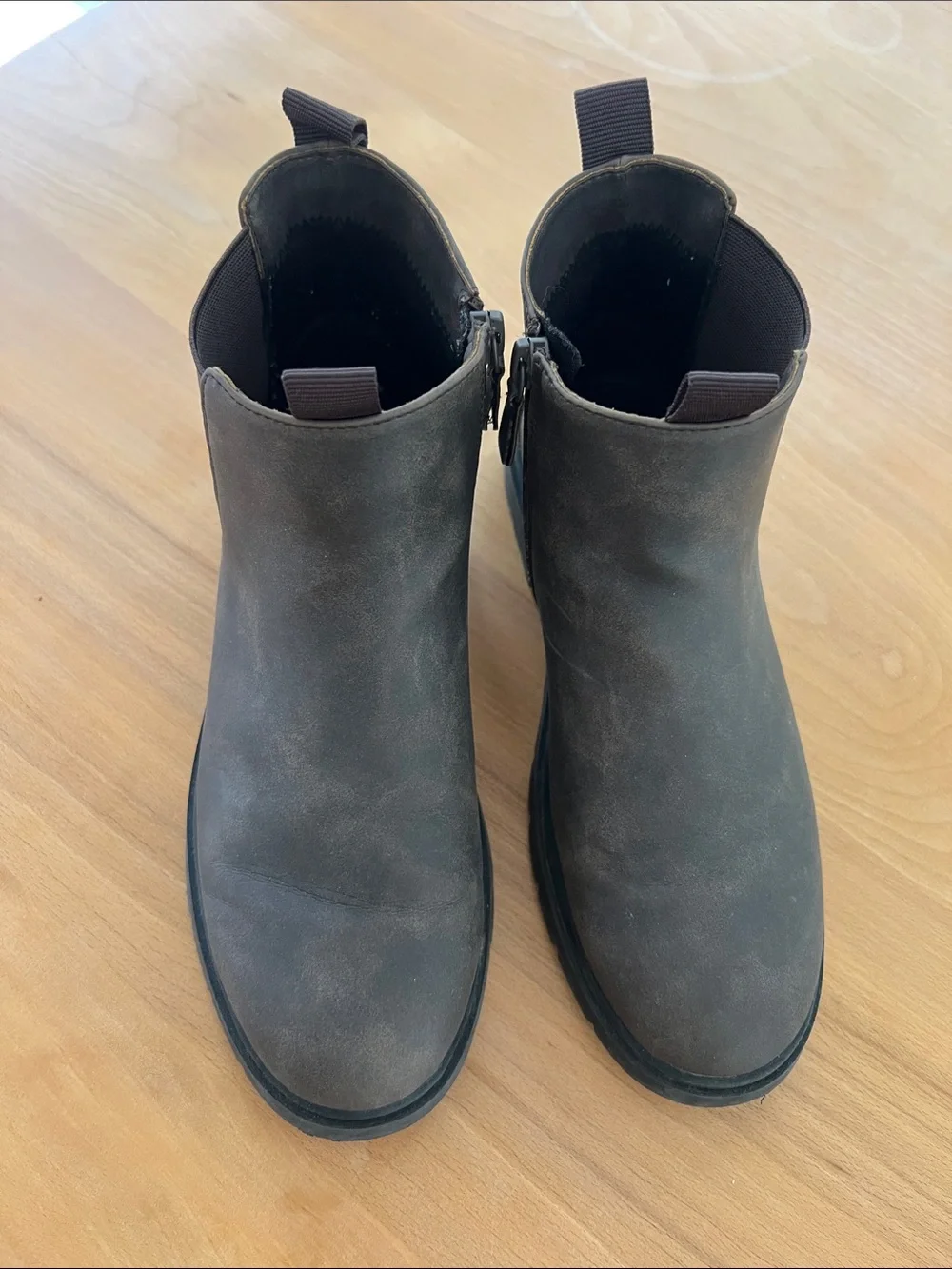 Zara kids brown Chelsea boot size 7